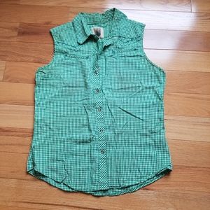 Sleeveless plaid shirt